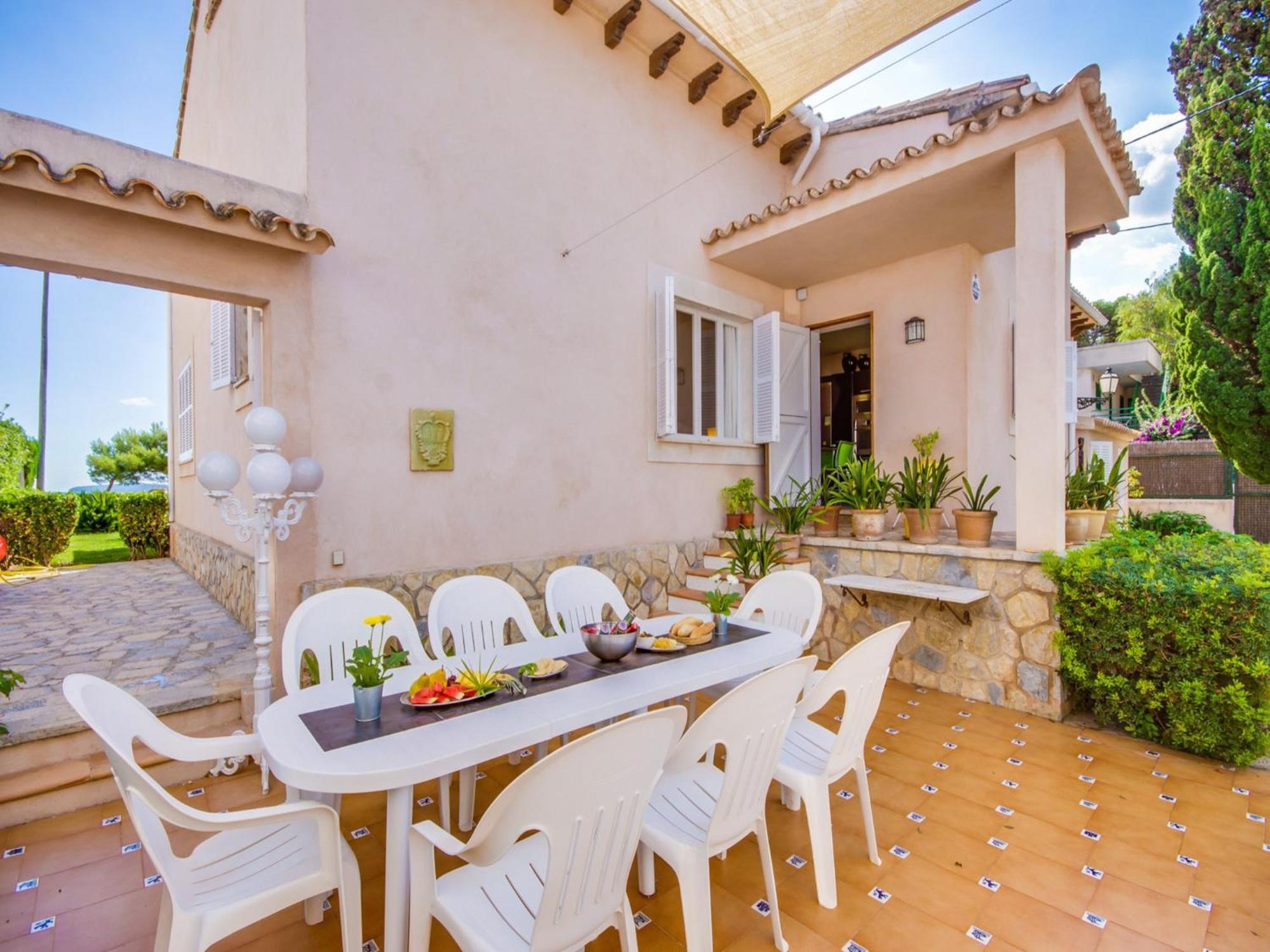 Stunning With Private Pool Ferienhaus